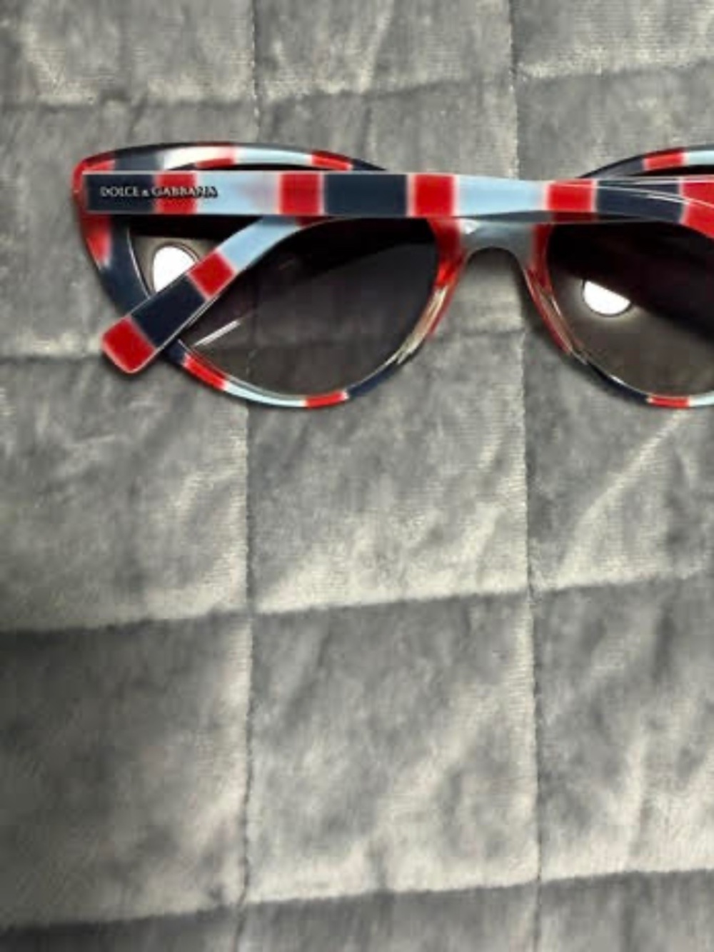 Sun Glasses - Picture 3 of 4